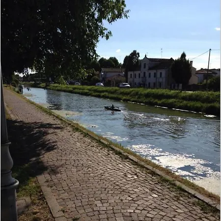 Barchessa Ca' Leon Sul Naviglio Del Brenta *